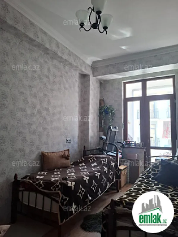 Satılır 2 otaqlı köhnə tikili 55 m²
