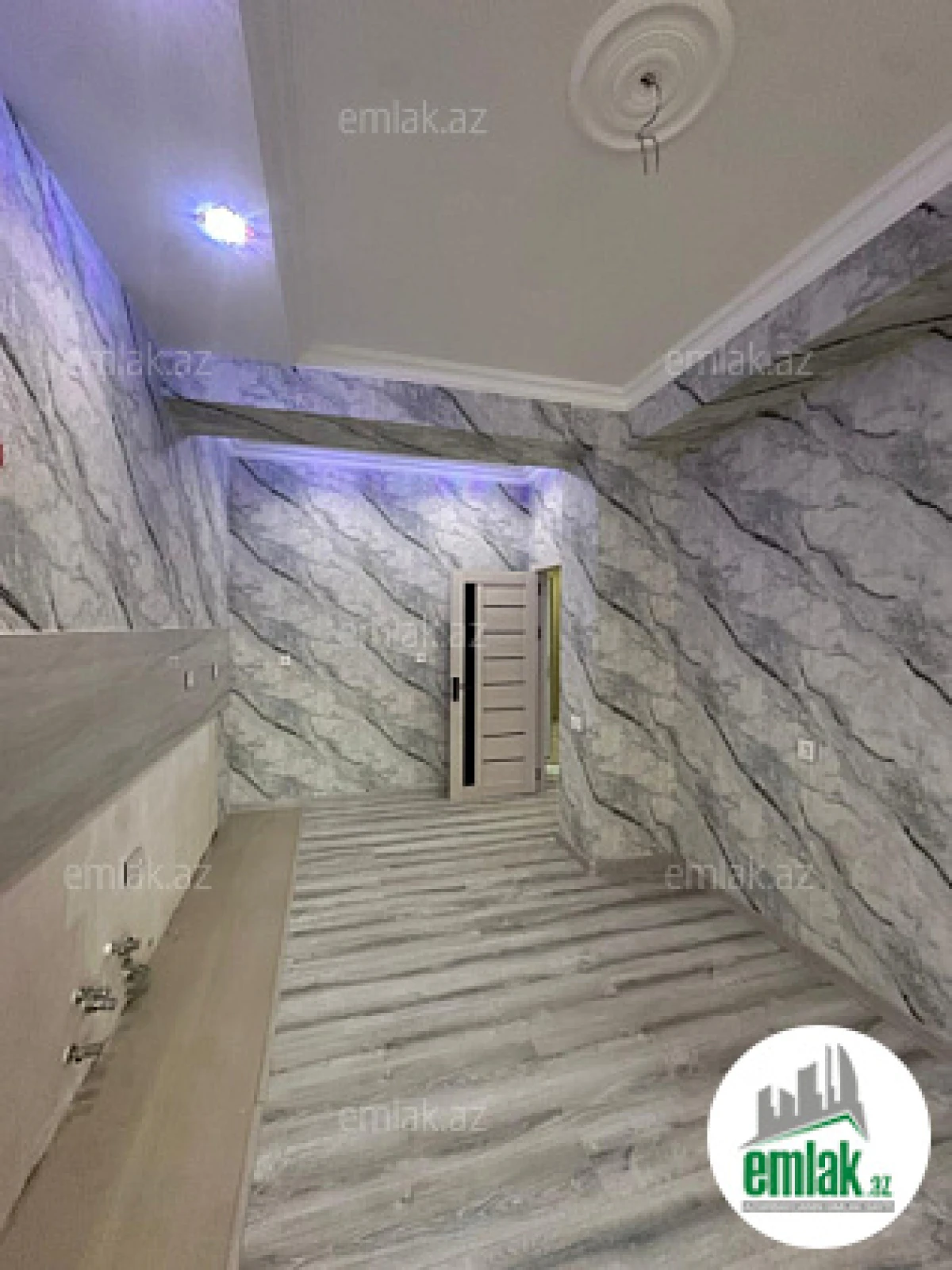 Satılır 3 otaqlı yeni tikili 97 m²