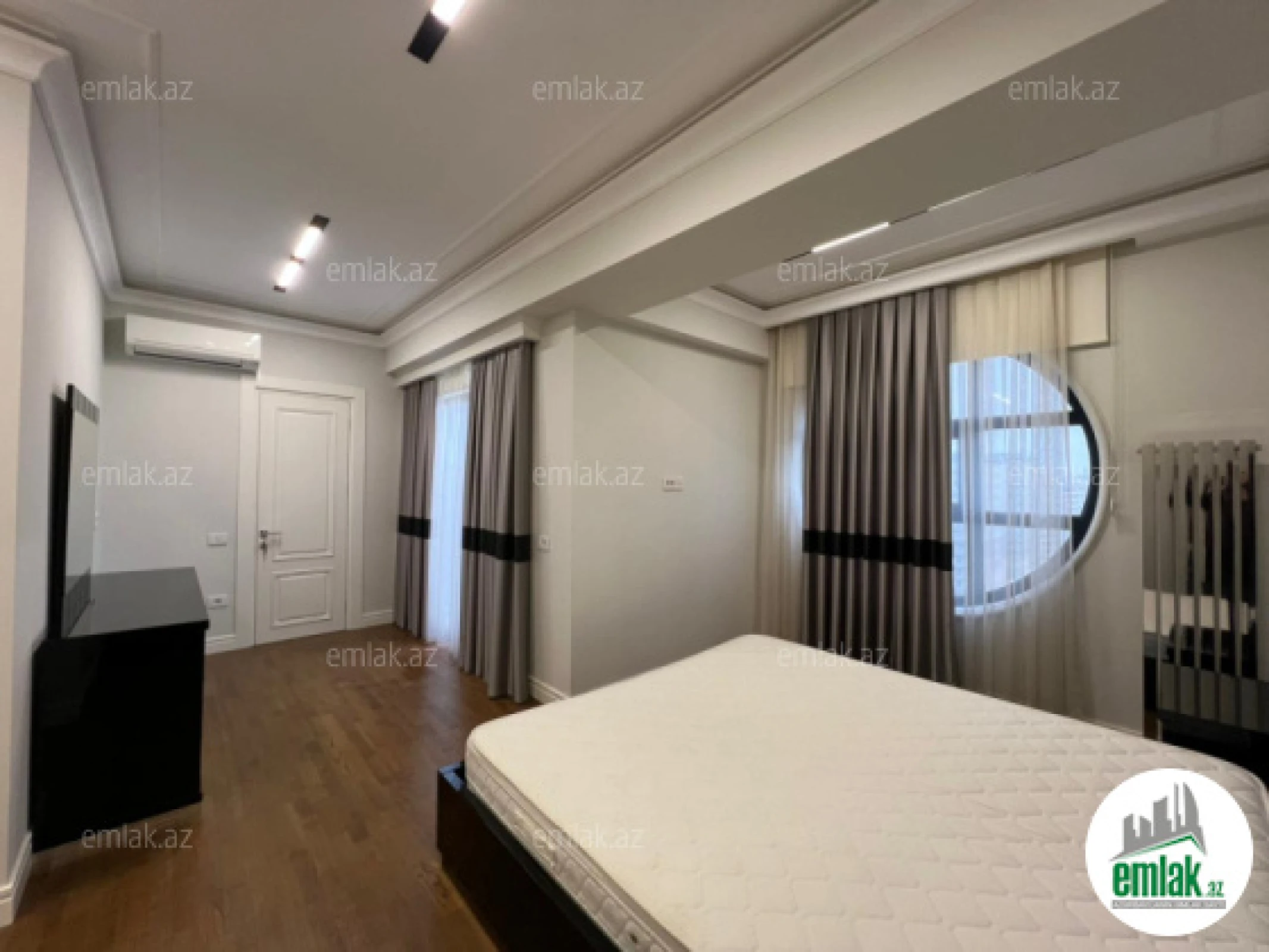 Satılır 4 otaqlı yeni tikili 258 m²