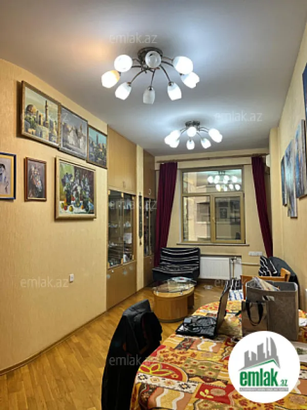 Satılır 4 otaqlı yeni tikili 155 m²