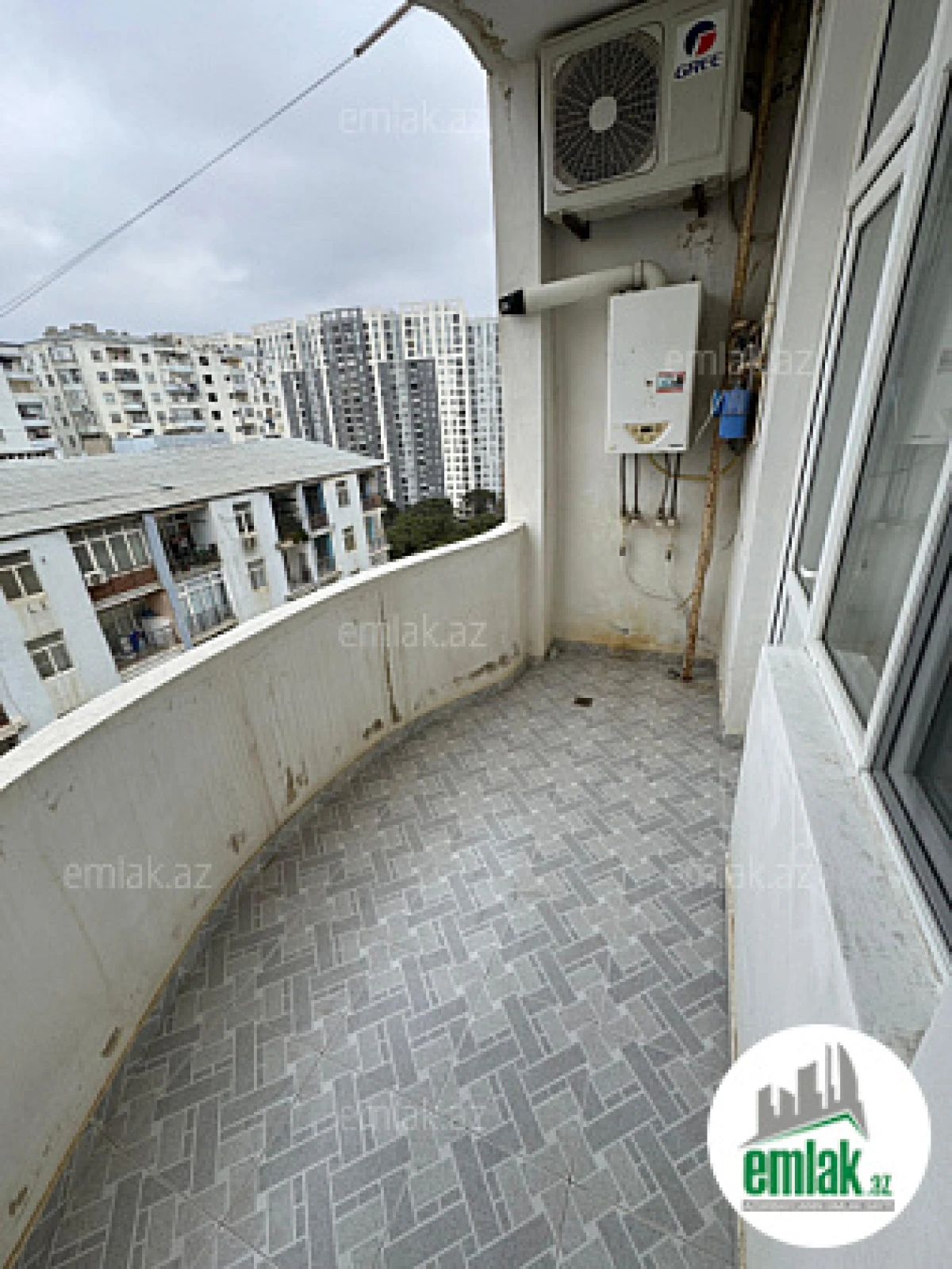 Satılır 3 otaqlı yeni tikili 130 m²