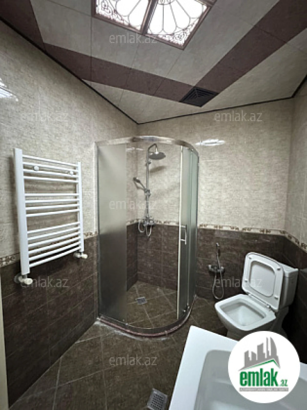 Satılır 3 otaqlı yeni tikili 130 m²