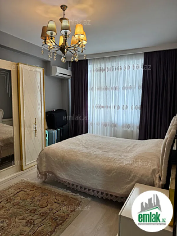 Satılır 3 otaqlı yeni tikili 130 m²