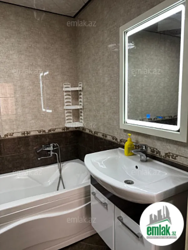 Satılır 3 otaqlı yeni tikili 130 m²