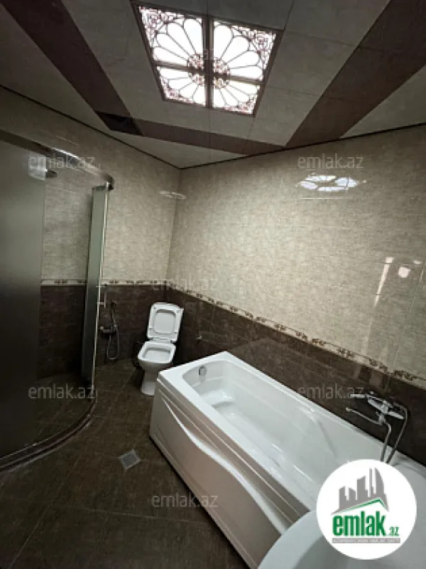 Satılır 3 otaqlı yeni tikili 130 m²