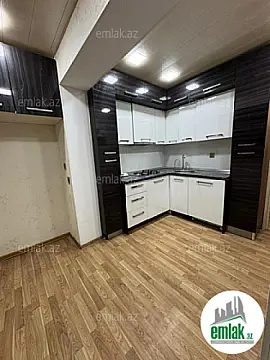 Satılır 3 otaqlı köhnə tikili 90 m²