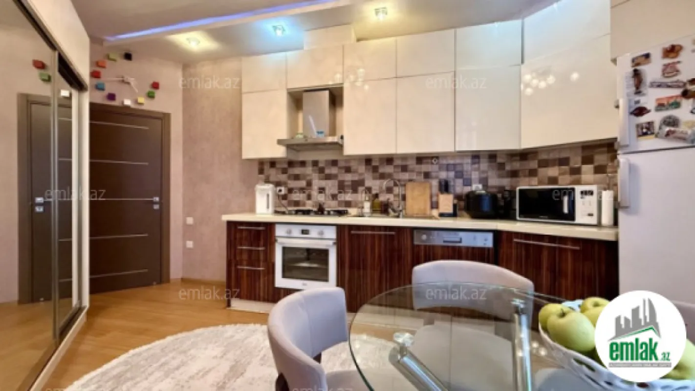 Satılır 3 otaqlı yeni tikili 105 m²