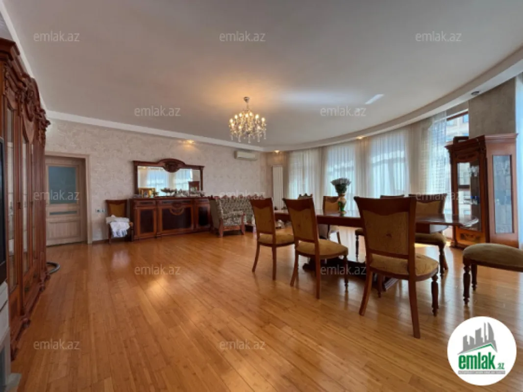 Satılır 4 otaqlı yeni tikili 200 m²