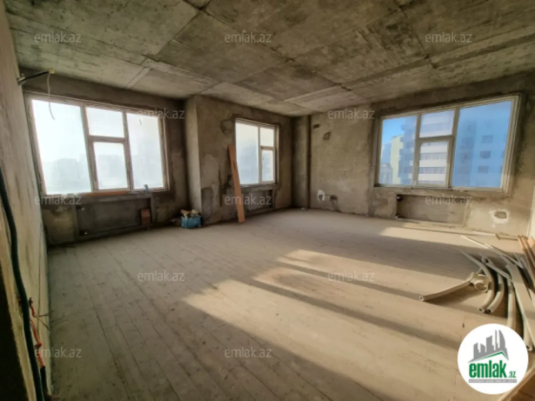 Satılır 4 otaqlı yeni tikili 182 m²