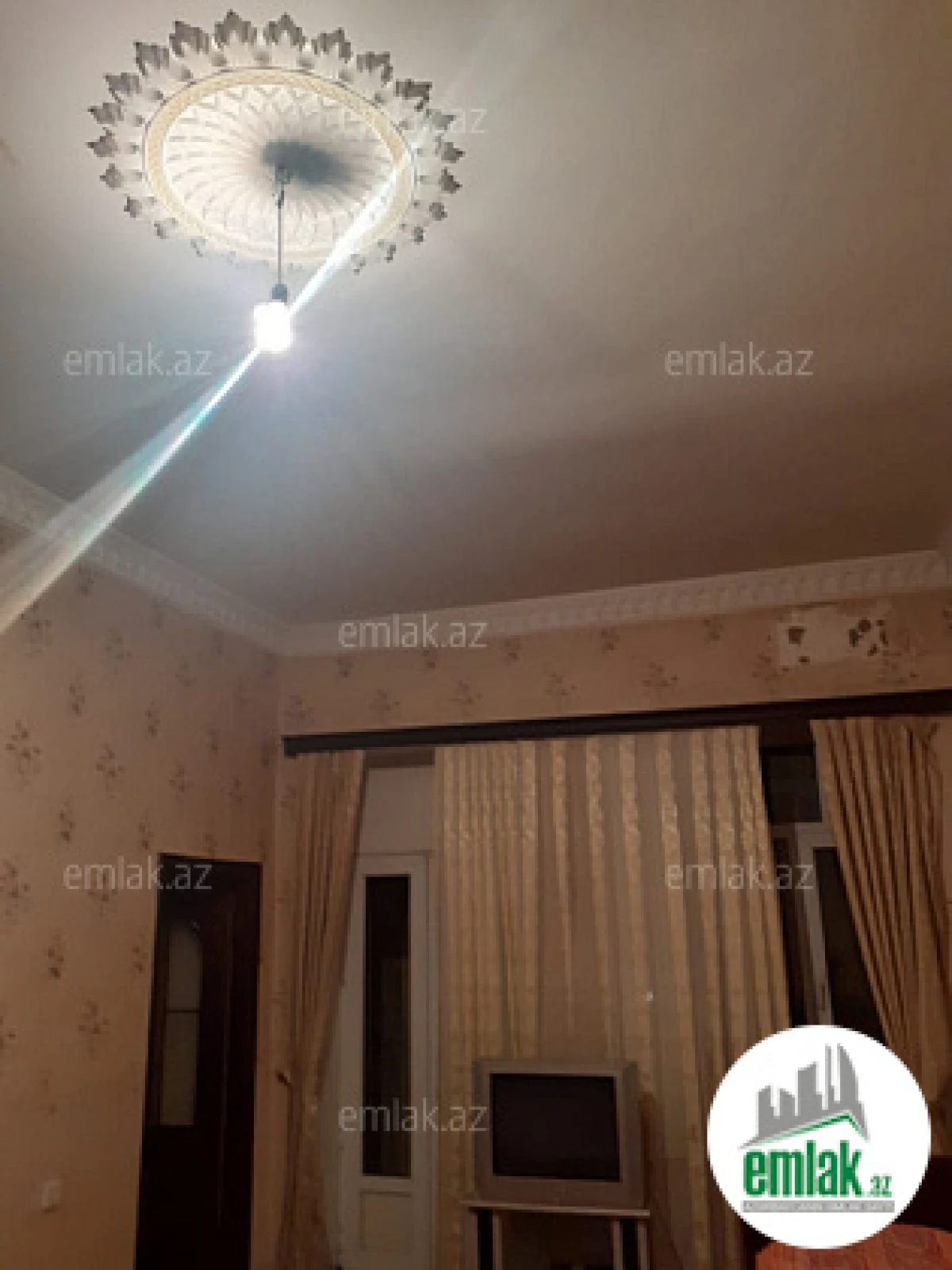 Satılır 2 otaqlı köhnə tikili 55 m²