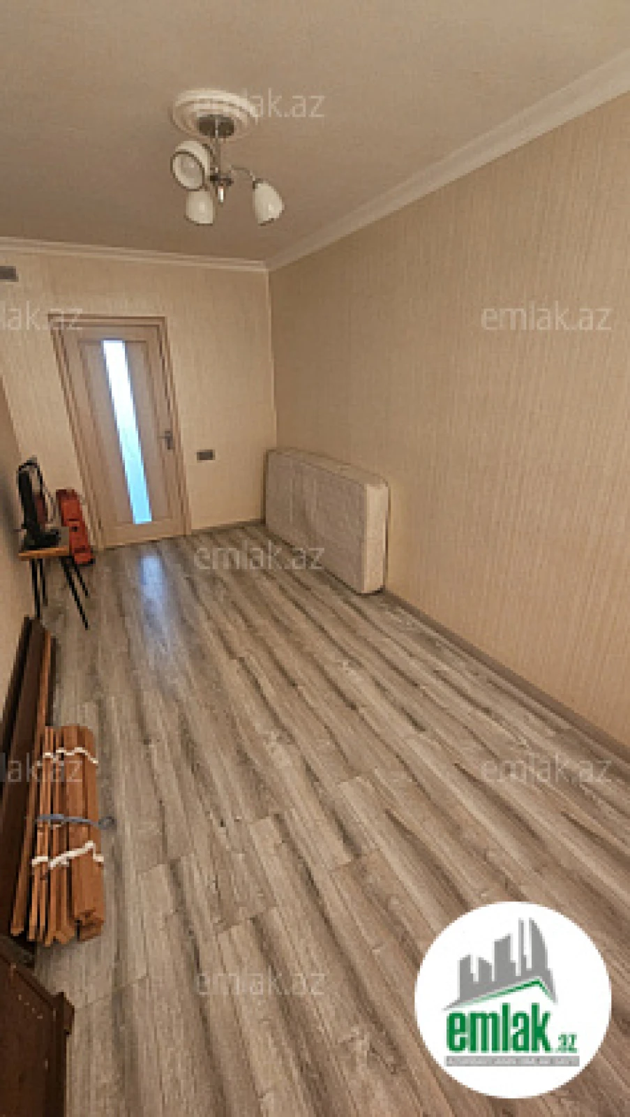 Satılır 2 otaqlı köhnə tikili 60 m²