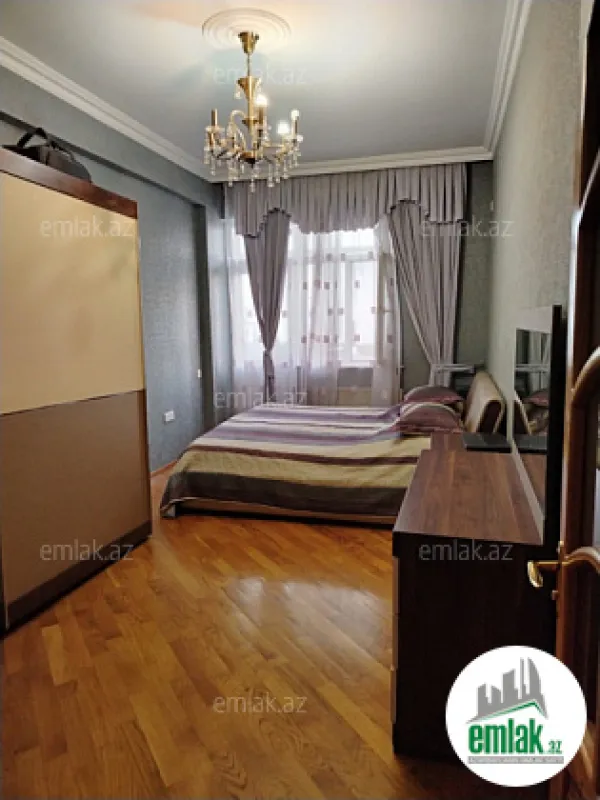 Satılır 4 otaqlı yeni tikili 145 m²