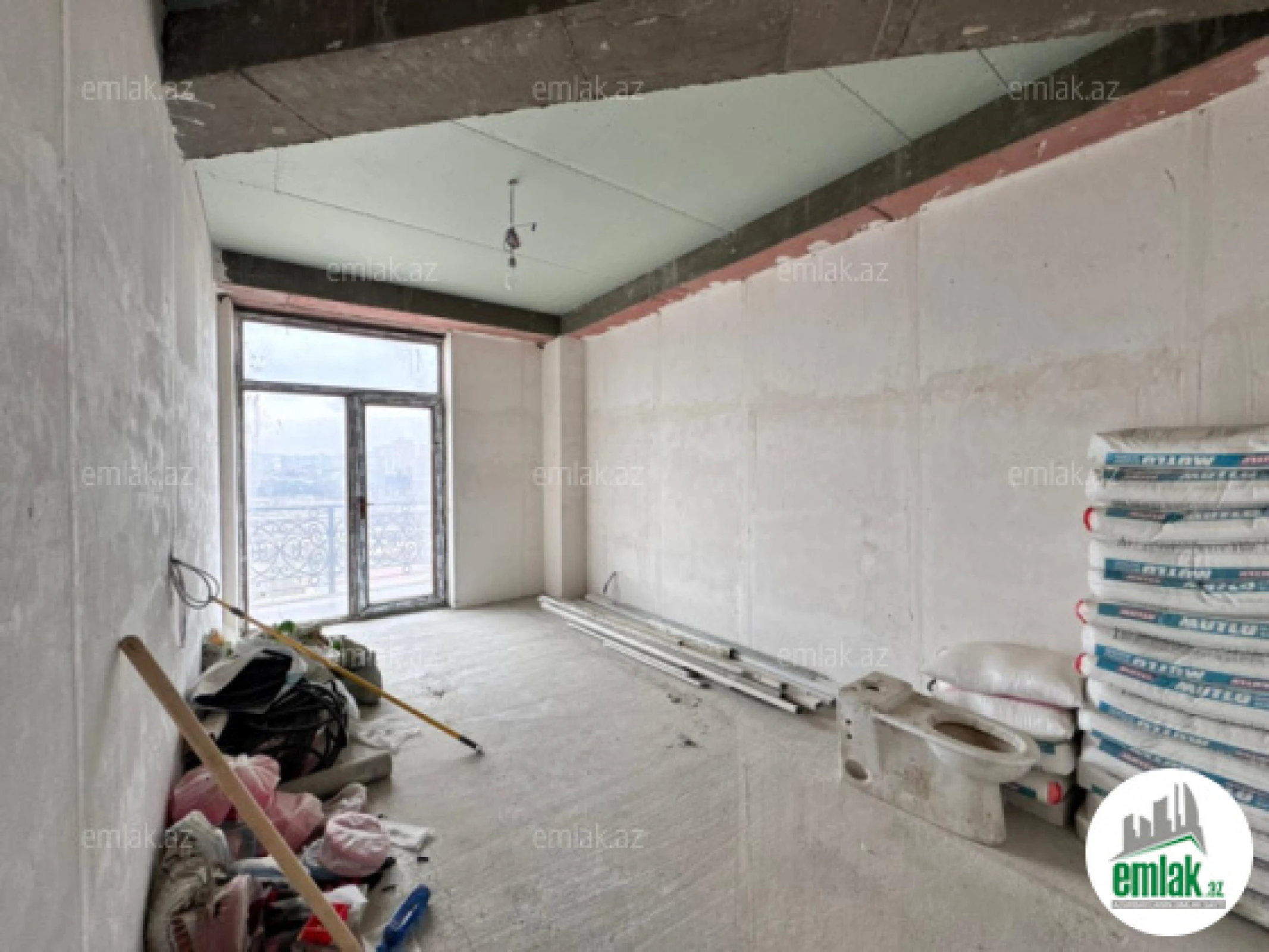 Satılır 3 otaqlı yeni tikili 100 m²