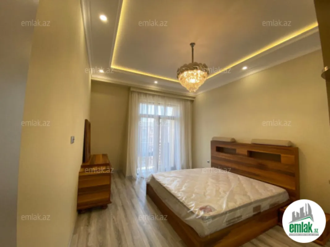 Satılır 4 otaqlı yeni tikili 130 m²