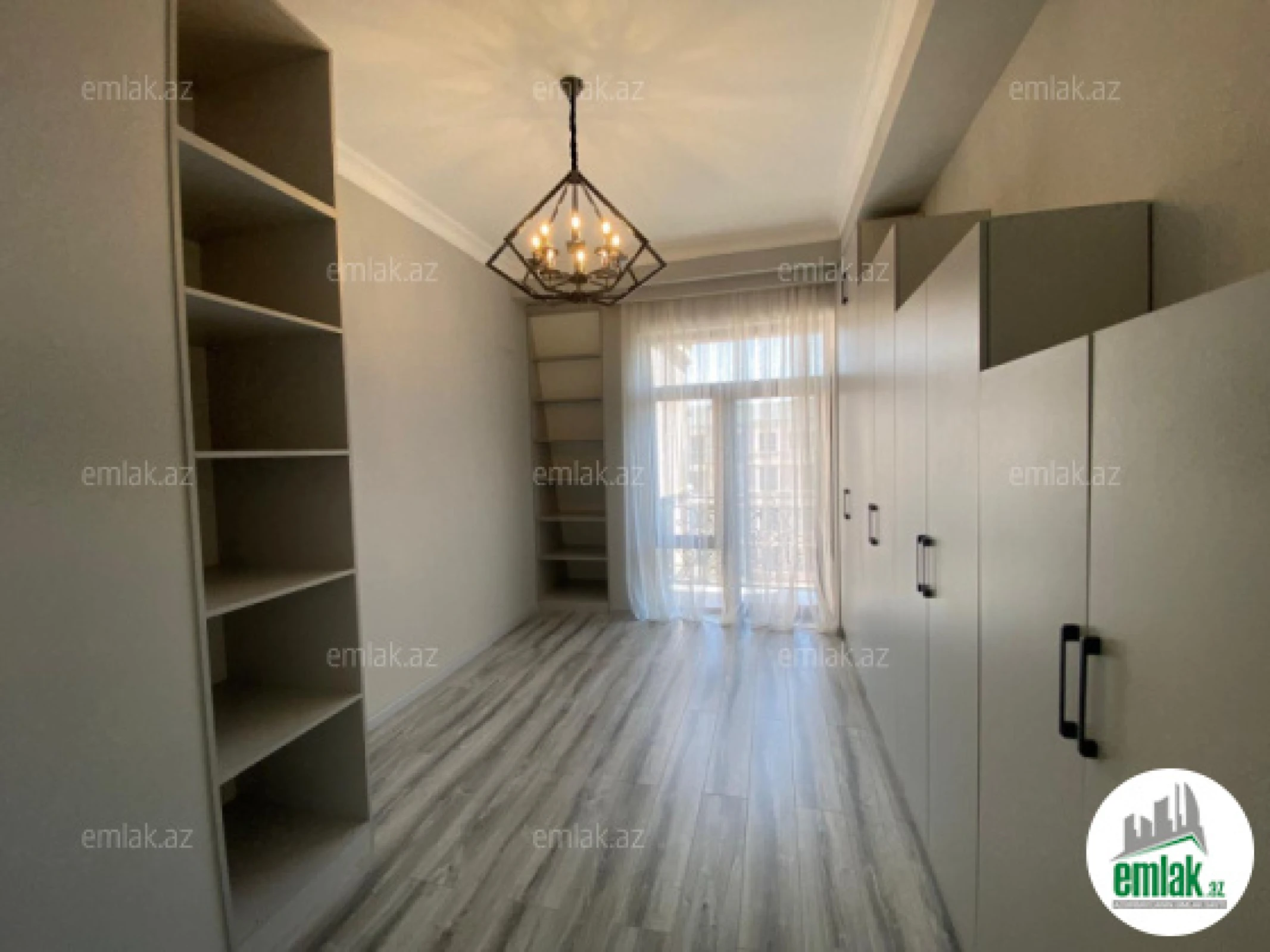 Satılır 4 otaqlı yeni tikili 130 m²