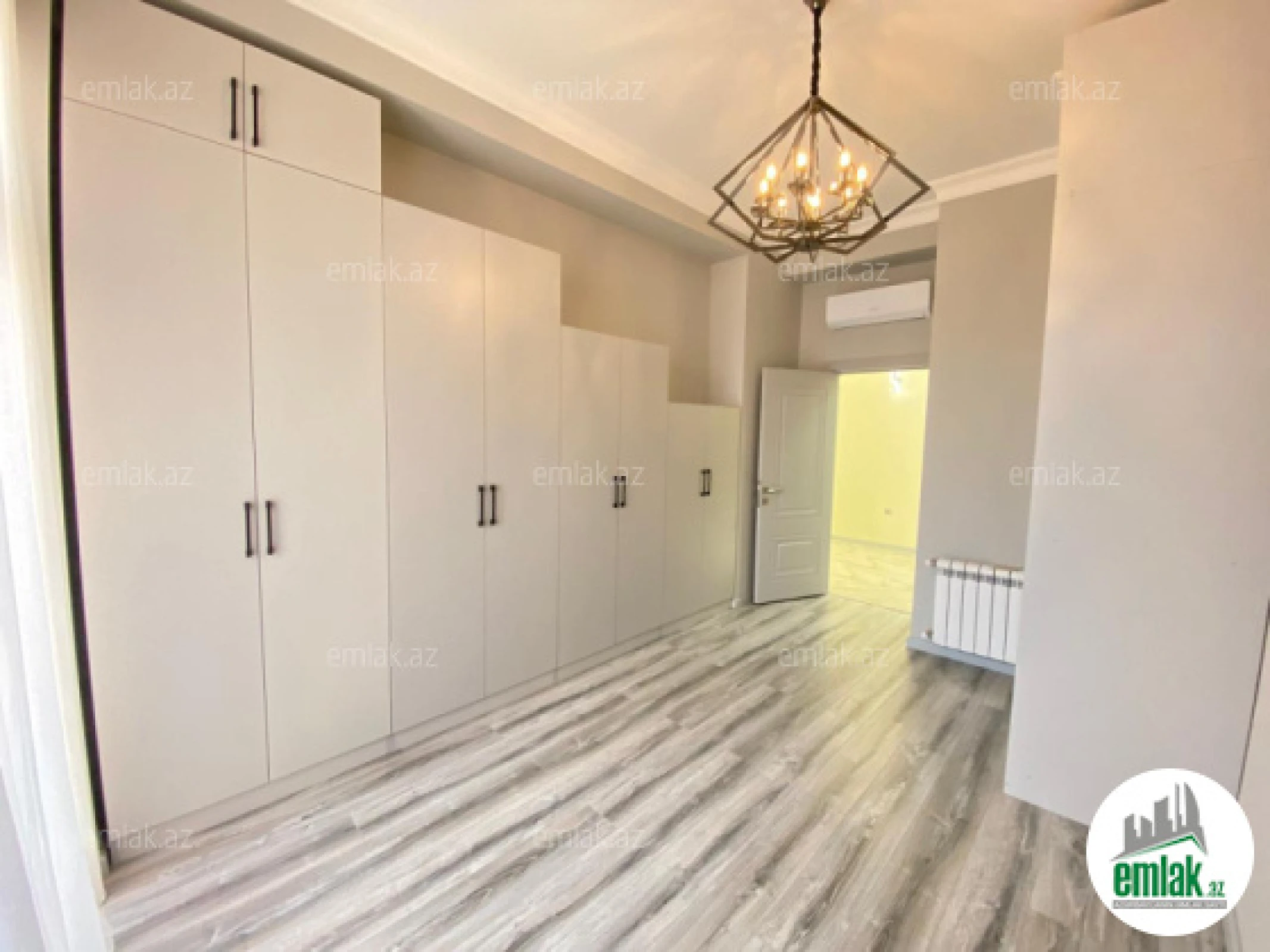 Satılır 4 otaqlı yeni tikili 130 m²