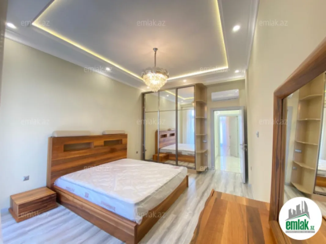 Satılır 4 otaqlı yeni tikili 130 m²