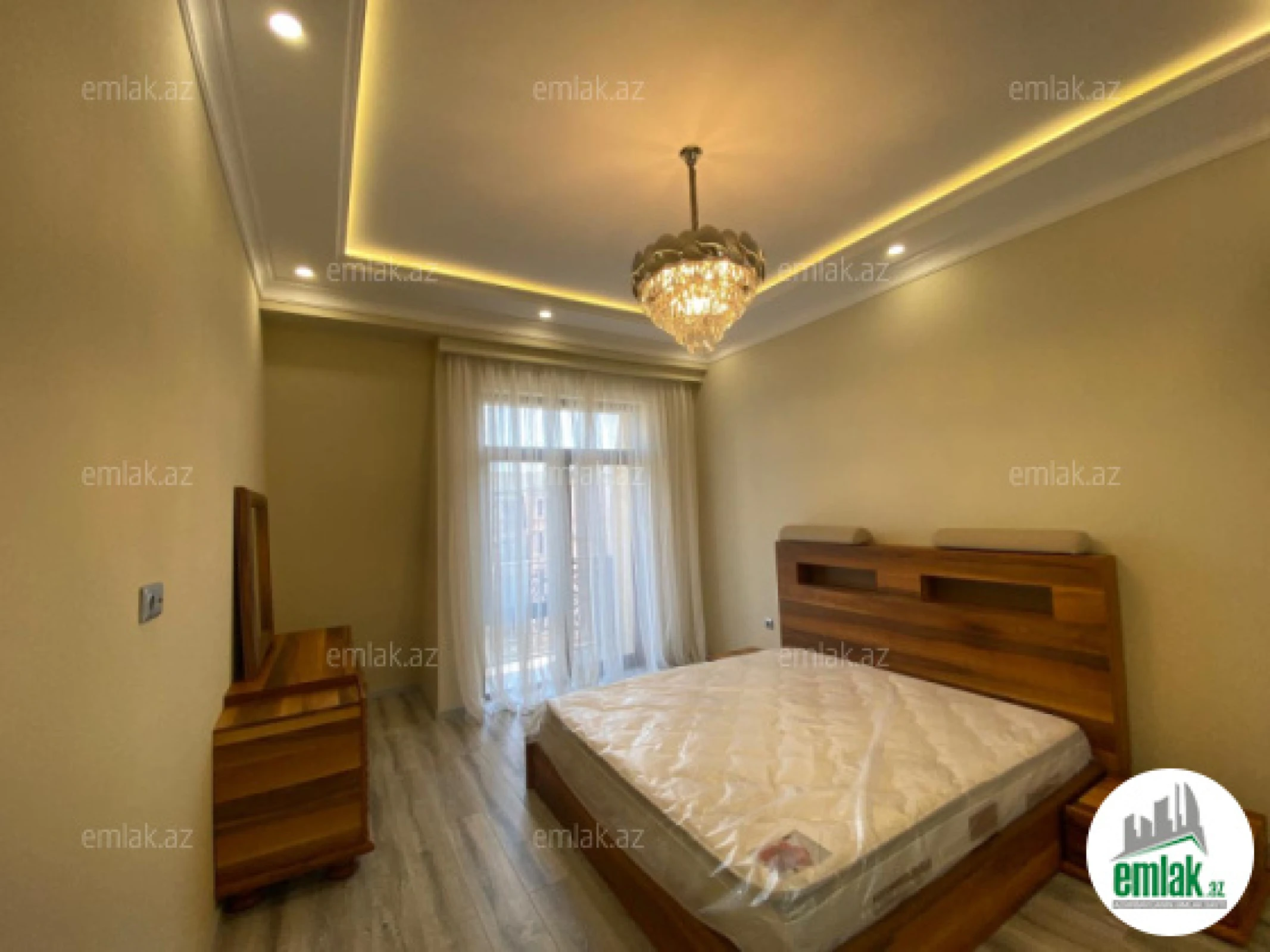 Satılır 4 otaqlı yeni tikili 130 m²
