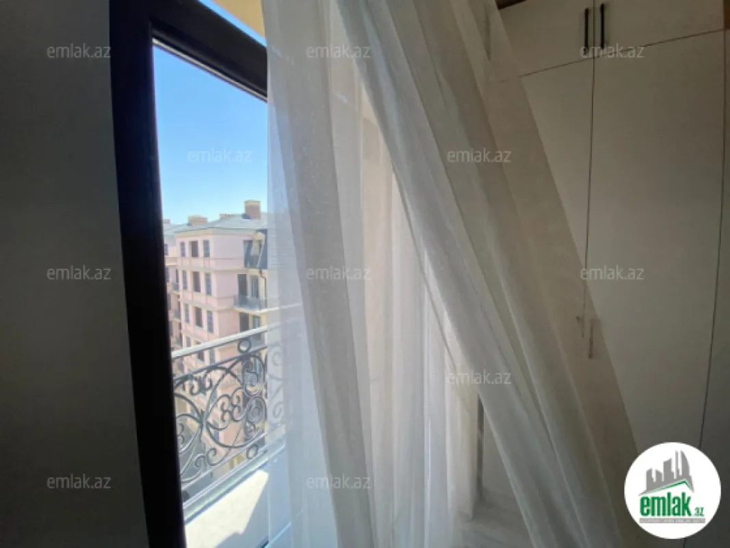 Satılır 4 otaqlı yeni tikili 130 m²