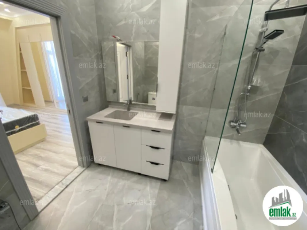 Satılır 4 otaqlı yeni tikili 130 m²