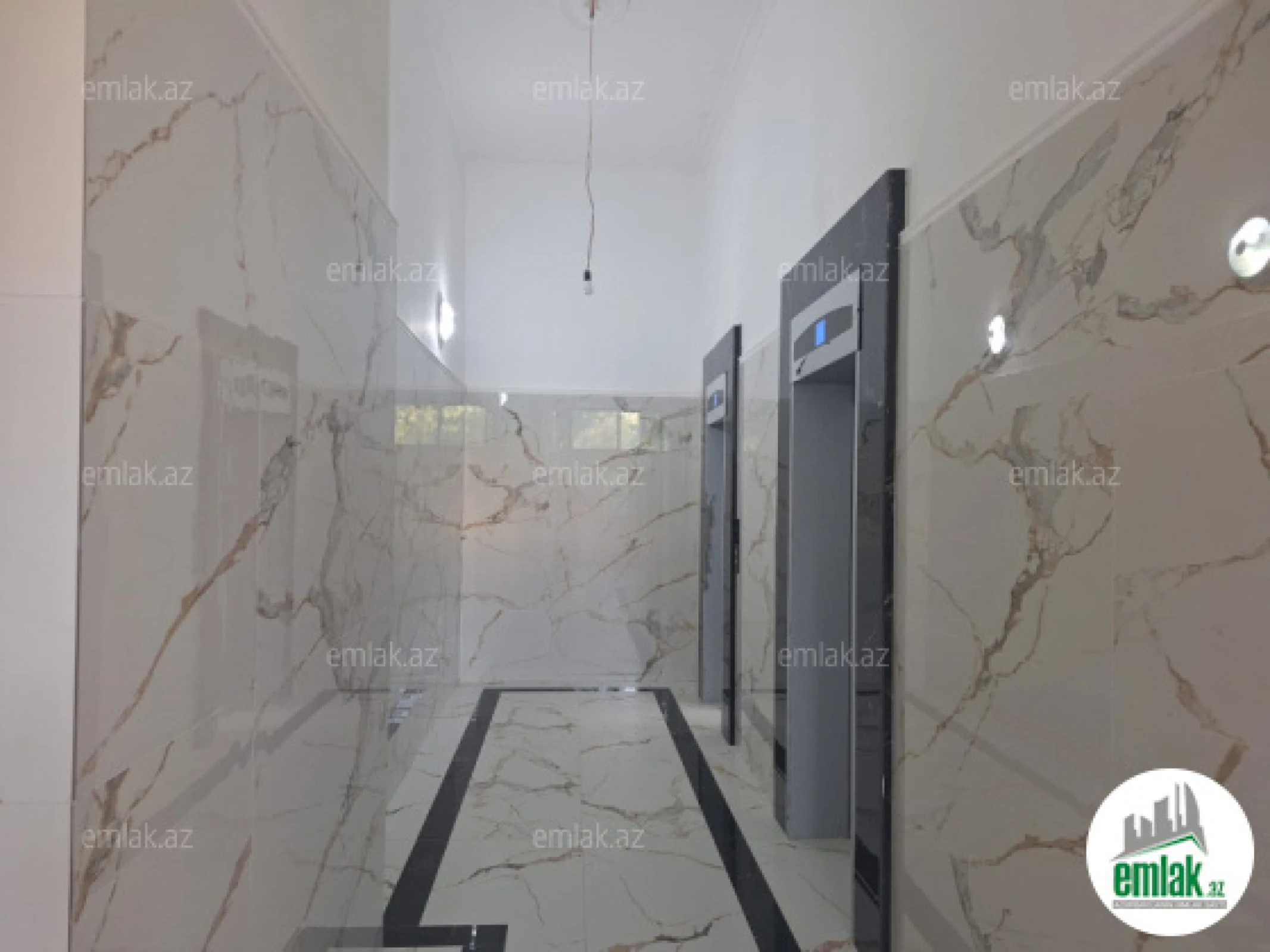 Satılır 3 otaqlı yeni tikili 120 m²