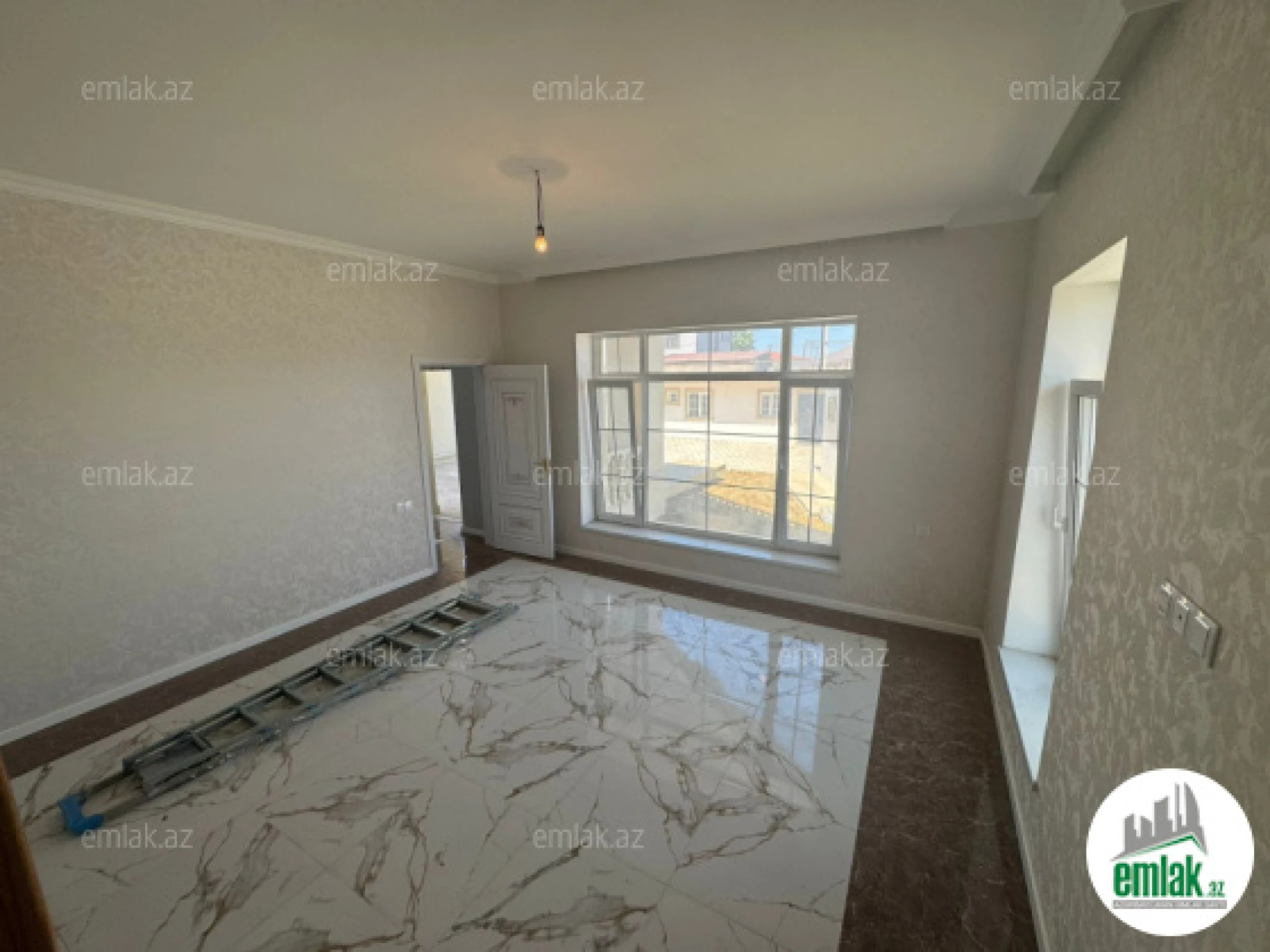 Satılır 4 otaqlı həyət evi 150 m²