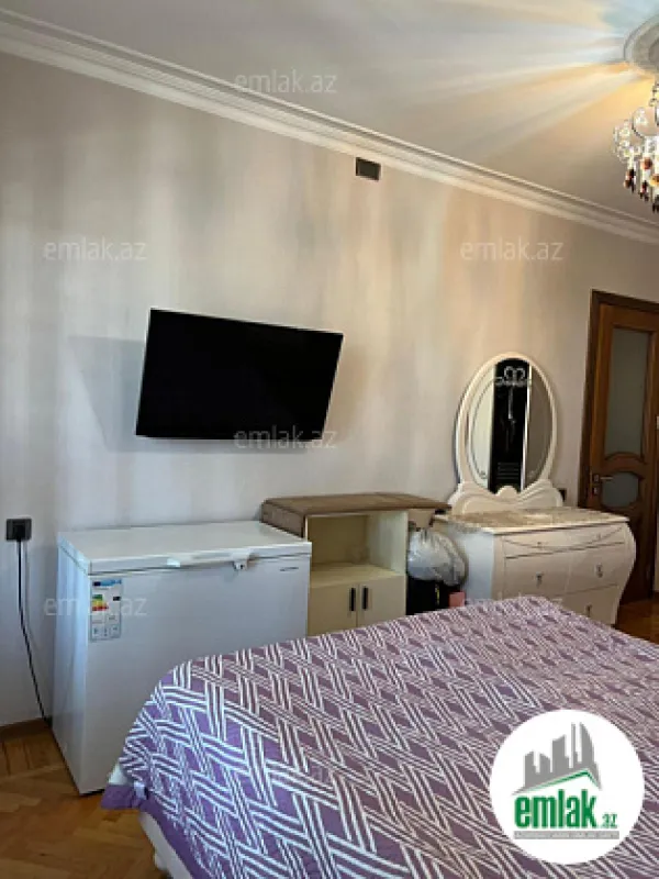 Satılır 5 otaqlı köhnə tikili 115 m²