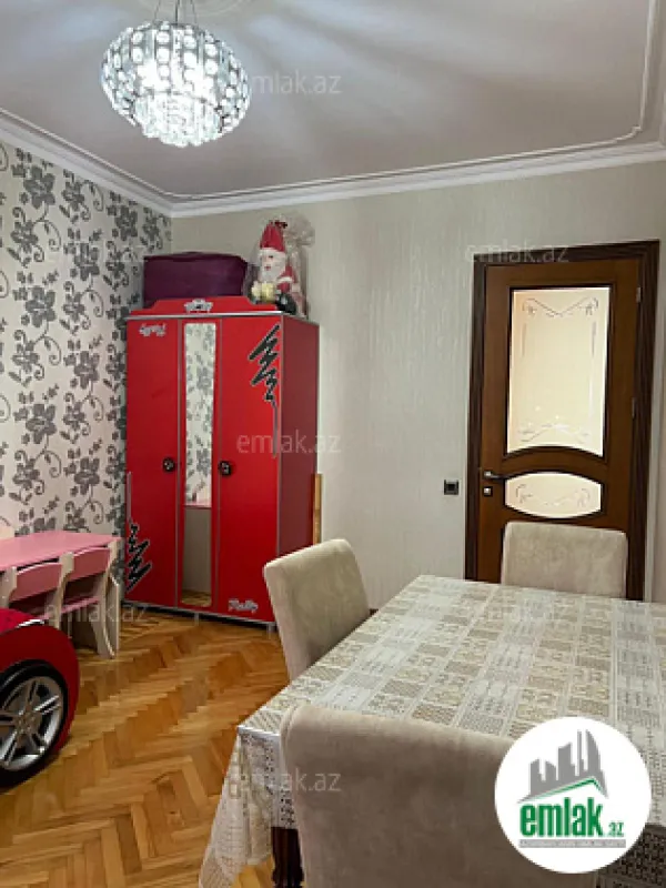 Satılır 5 otaqlı köhnə tikili 115 m²