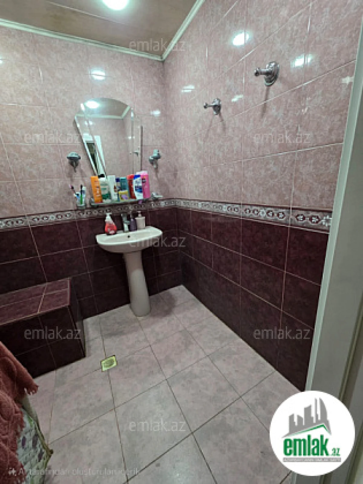 Satılır 4 otaqlı köhnə tikili 90 m²