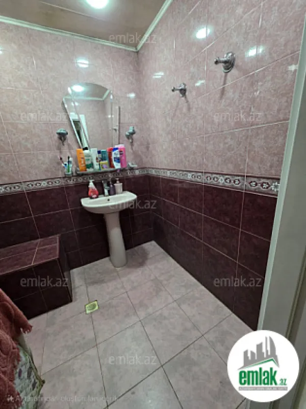 Satılır 4 otaqlı köhnə tikili 90 m²