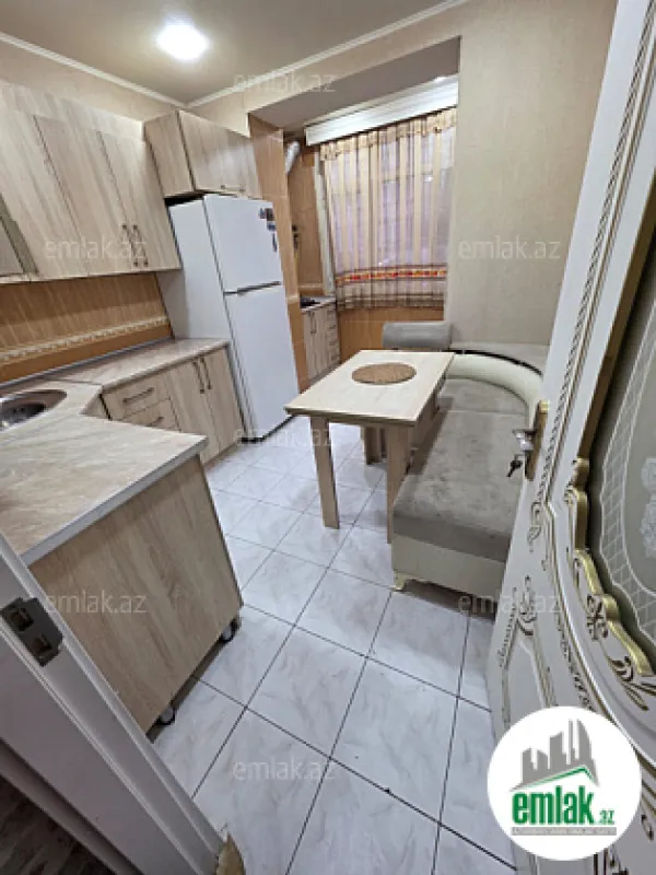Satılır 4 otaqlı köhnə tikili 90 m²