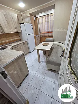 Satılır 4 otaqlı köhnə tikili 90 m²