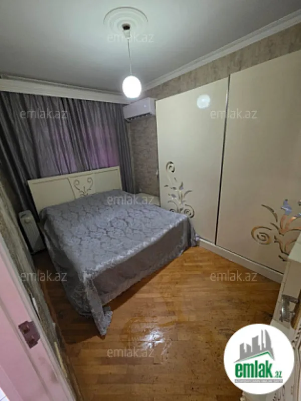Satılır 4 otaqlı köhnə tikili 90 m²