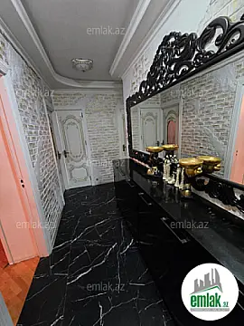 Satılır 4 otaqlı köhnə tikili 90 m²