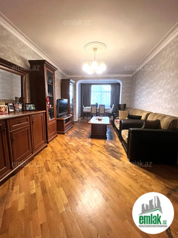 Satılır 3 otaqlı köhnə tikili 86 m²