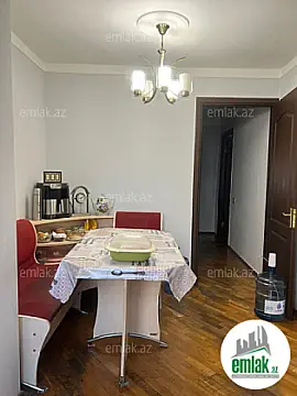 Satılır 3 otaqlı köhnə tikili 86 m²