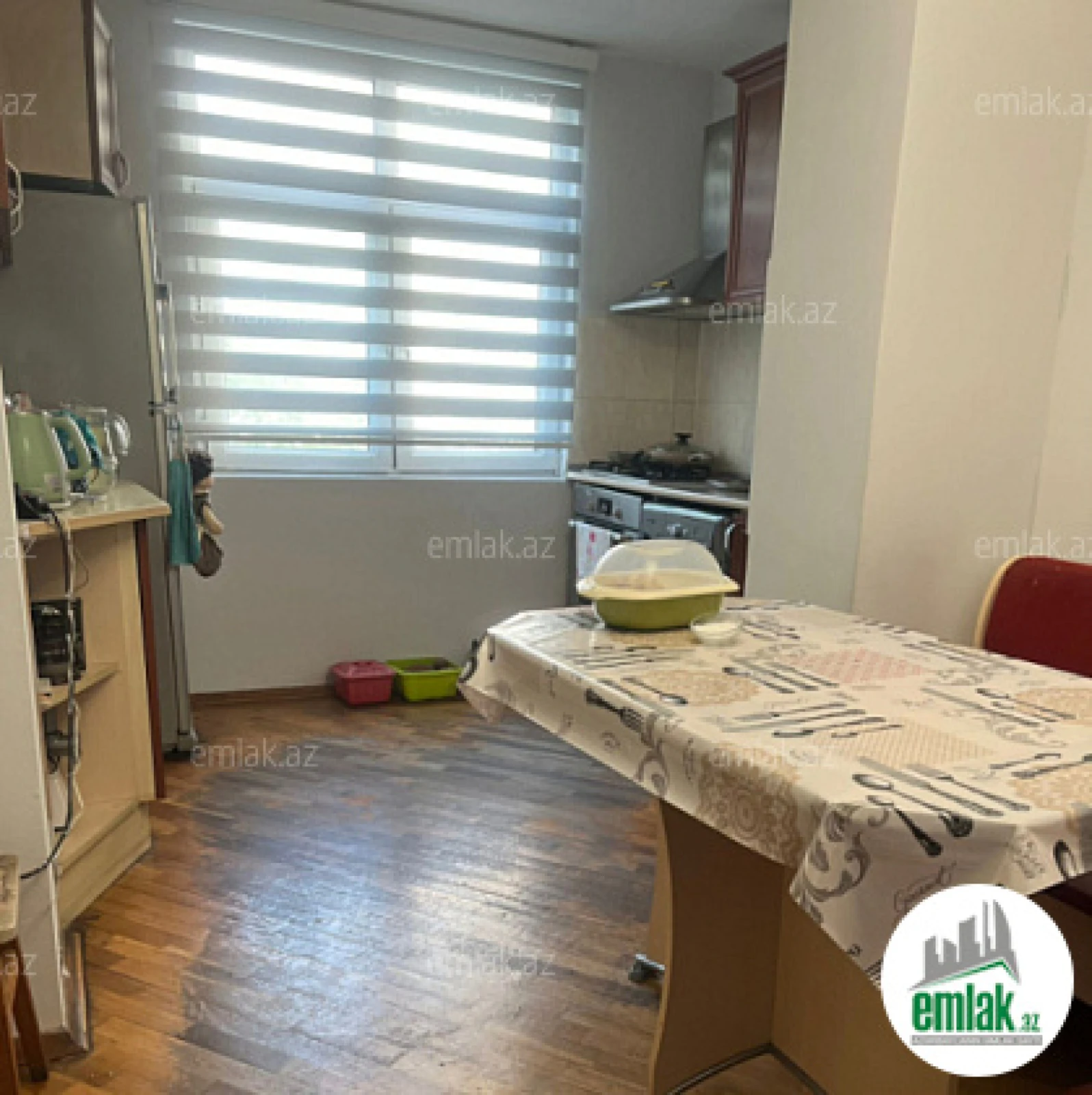 Satılır 3 otaqlı köhnə tikili 86 m²