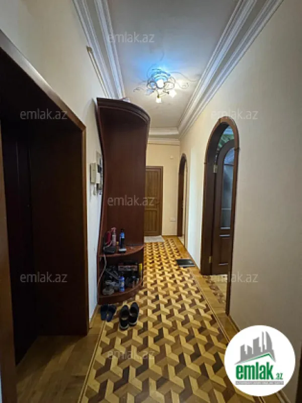 Satılır 2 otaqlı köhnə tikili 70 m²