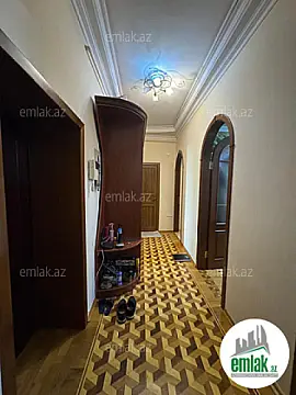 Satılır 2 otaqlı köhnə tikili 70 m²