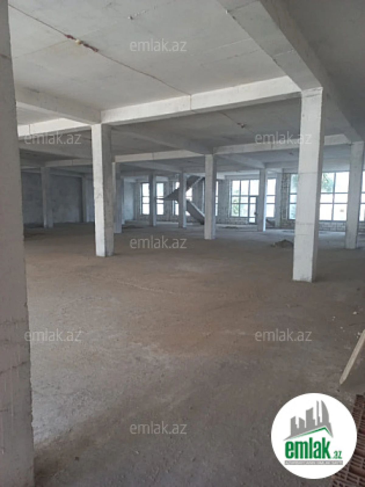 Satılır 1 otaqlı obyekt 2000 m²