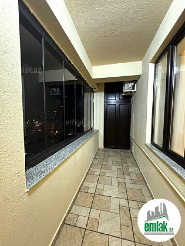 Satılır 3 otaqlı yeni tikili 125 m²