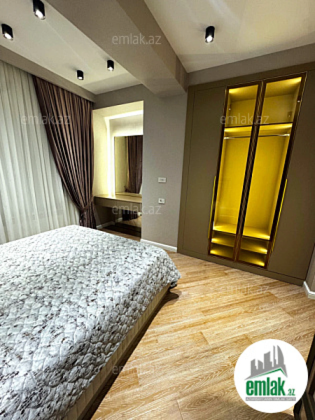 Satılır 3 otaqlı yeni tikili 125 m²