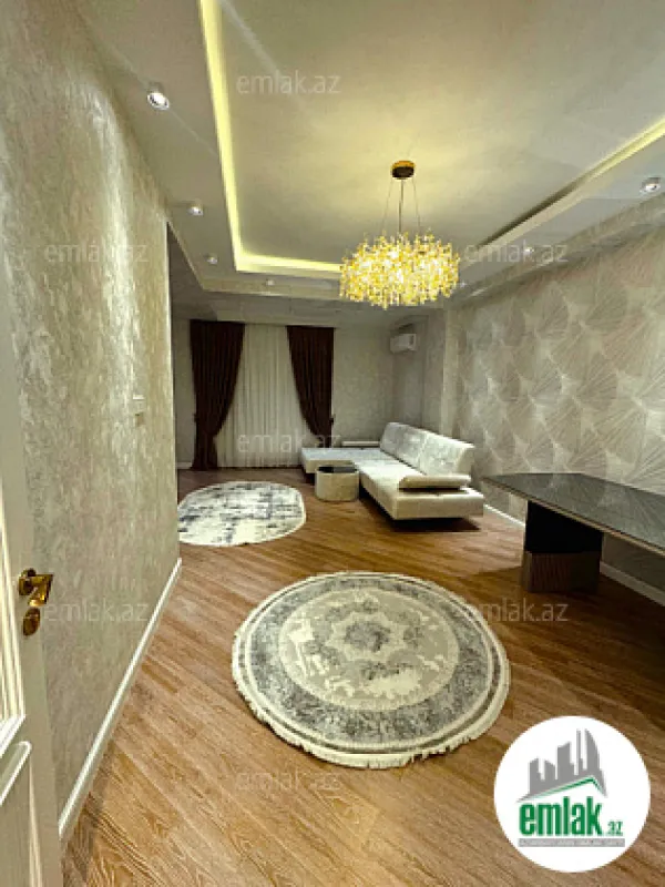 Satılır 3 otaqlı yeni tikili 125 m²