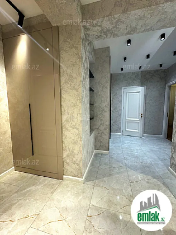 Satılır 3 otaqlı yeni tikili 125 m²