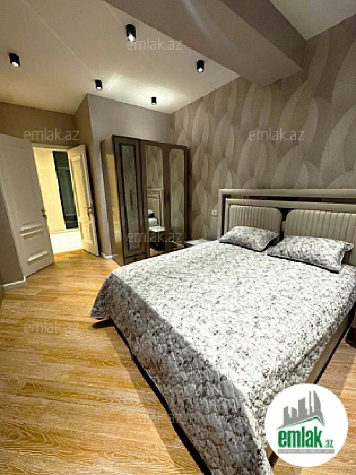 Satılır 3 otaqlı yeni tikili 125 m²