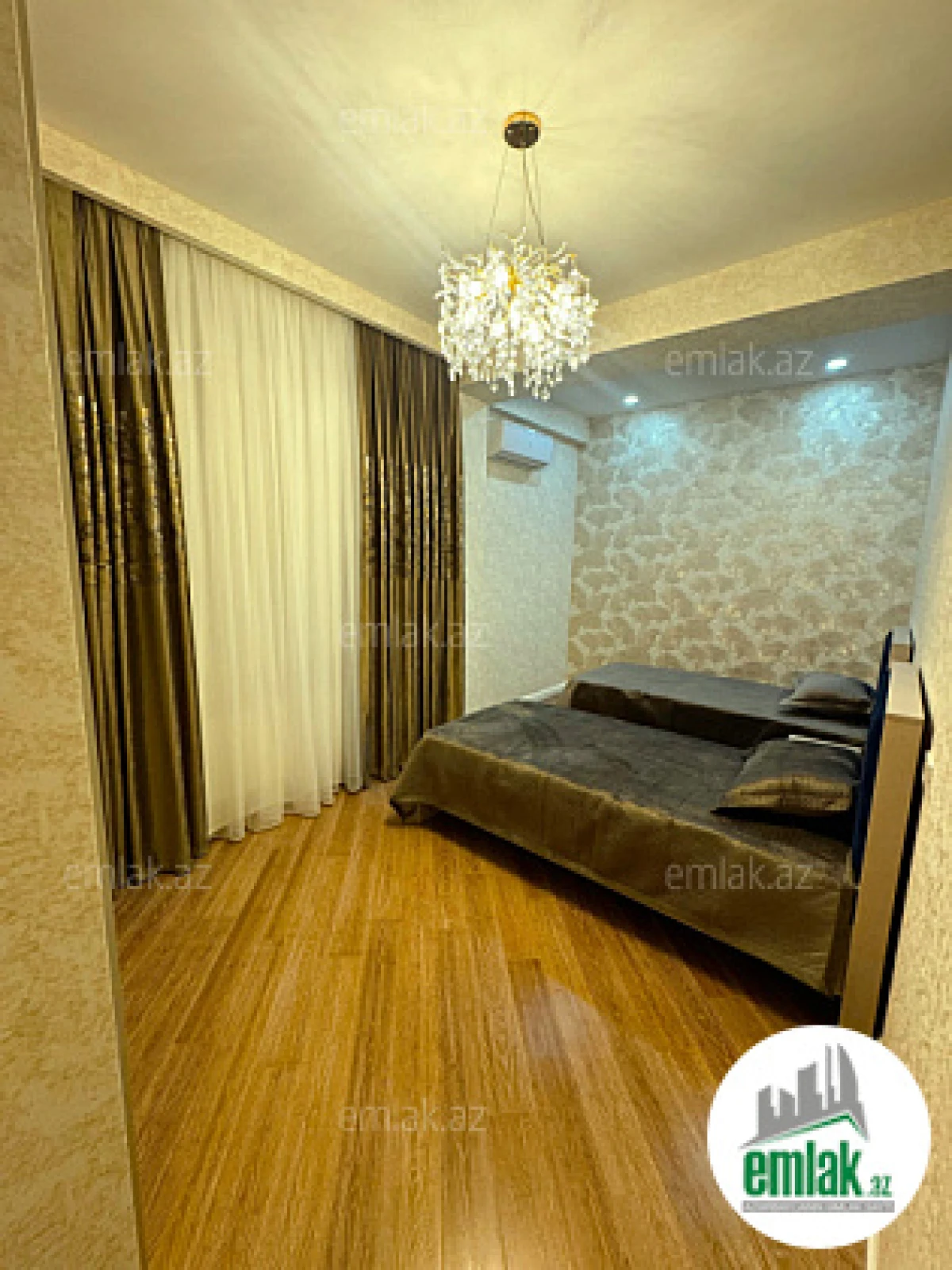 Satılır 3 otaqlı yeni tikili 125 m²