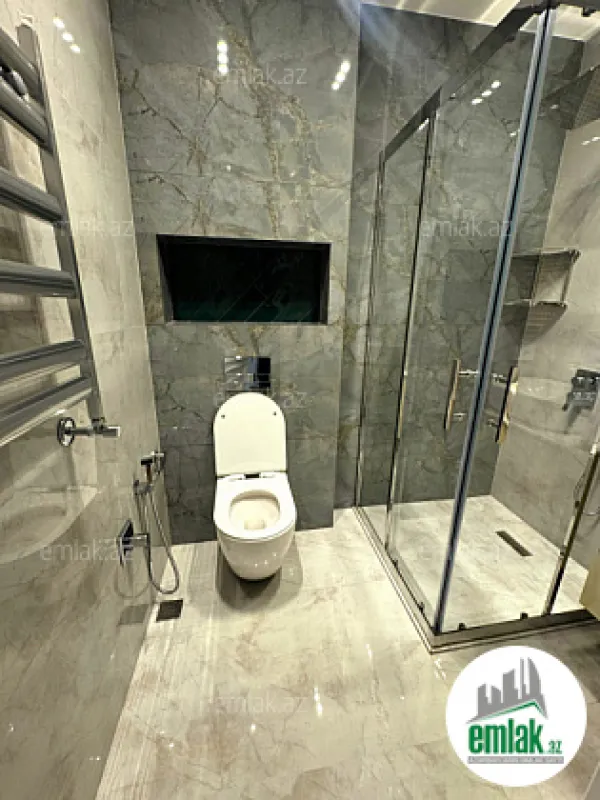 Satılır 3 otaqlı yeni tikili 125 m²