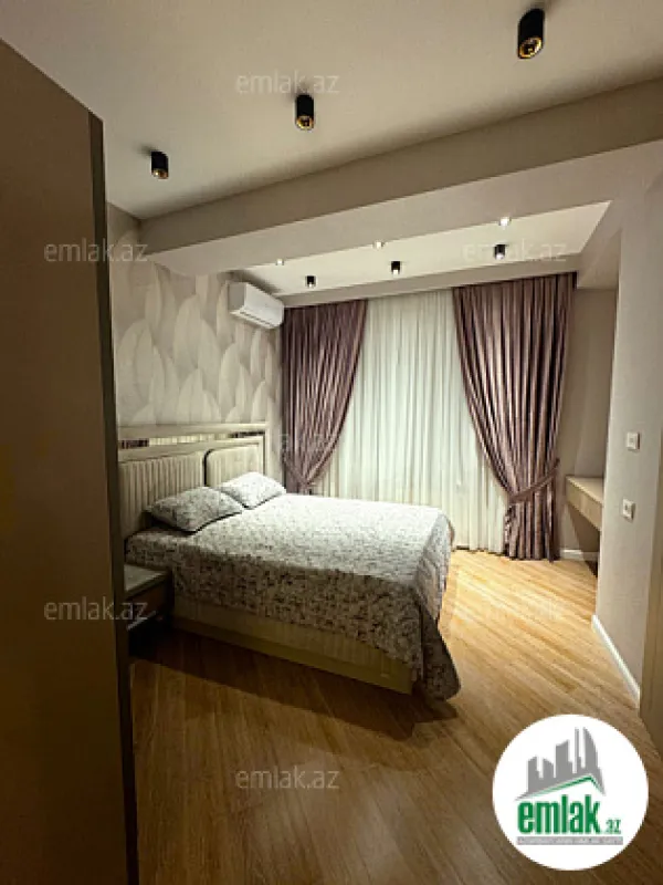 Satılır 3 otaqlı yeni tikili 125 m²