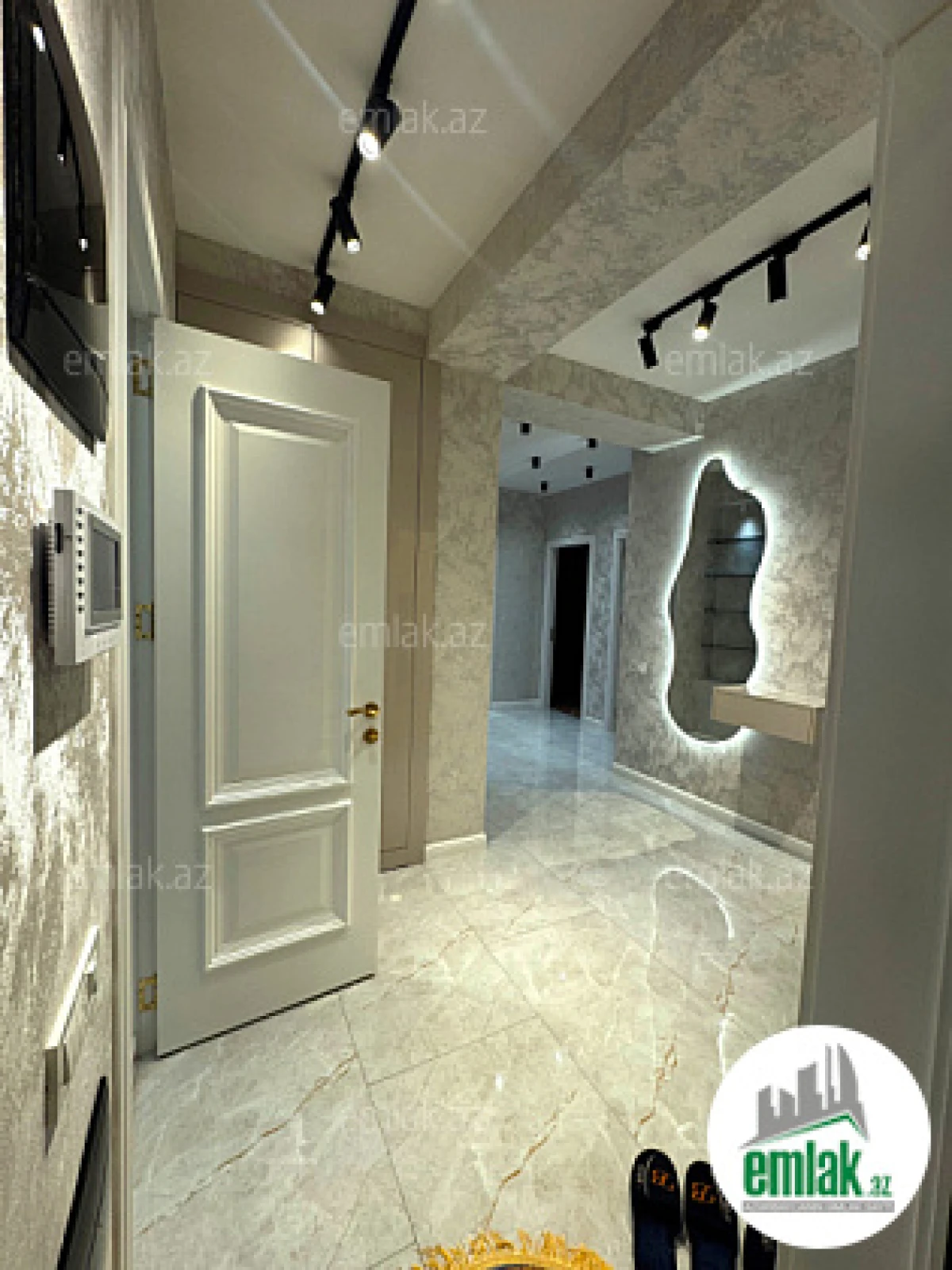 Satılır 3 otaqlı yeni tikili 125 m²