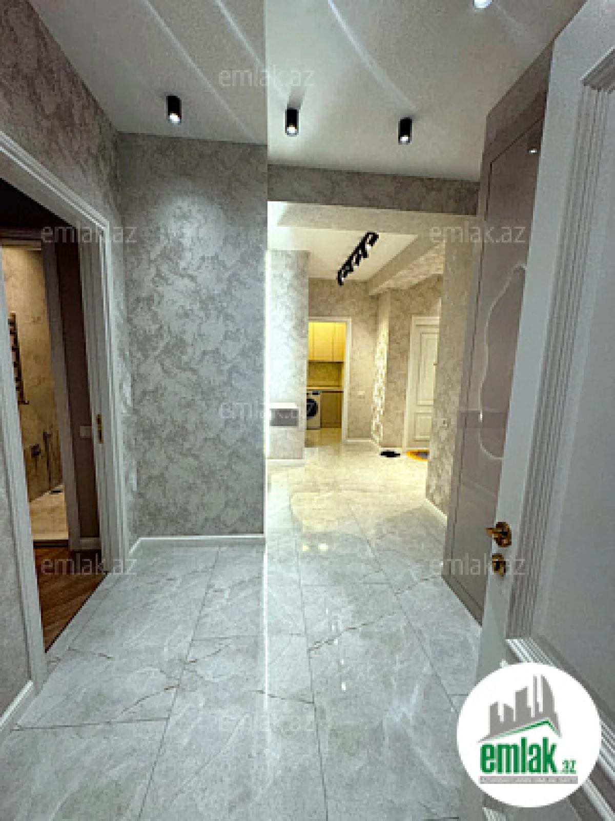 Satılır 3 otaqlı yeni tikili 125 m²